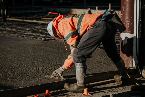 Concretagem Industrial: Guia Completo para Pisos Resistentes, Duráveis e de Alta Performance
